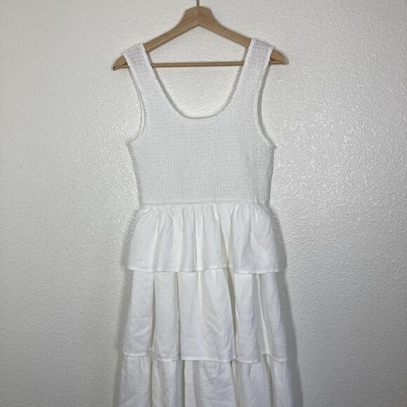 Entro Dress Womens Medium White Smocked Bodice Tiered Maxi Sleeveless D22872 - Picture 2 of 16